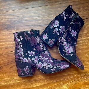 Sam Edelman cherry blossom embroidered jacquard booties chunky heel size 9.5 EUC